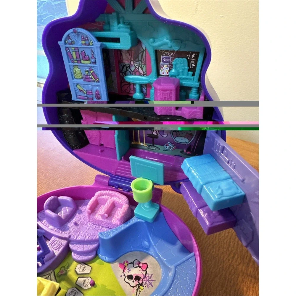 Polly‎ Pocket Monster High Playset, 1 Micro Doll & Accessories
